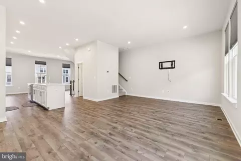 Living - 1697 Beech Leaf St, Dumfries, VA 22026 photo 3 of 3