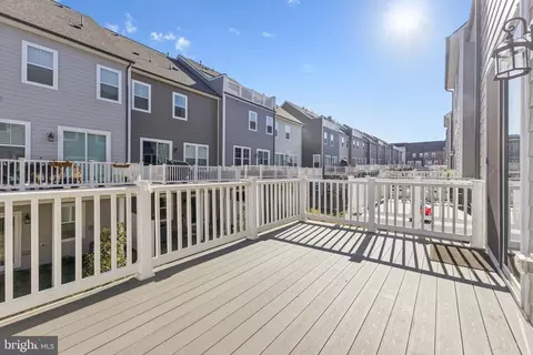 Exterior - 1697 Beech Leaf St, Dumfries, VA 22026 photo 2 of 3