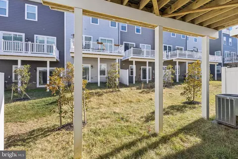 Exterior - 1697 Beech Leaf St, Dumfries, VA 22026 photo 3 of 3