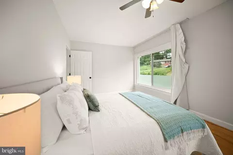 Bedroom - 18323 Sharon Rd, Triangle, VA 22172 photo 4 of 9