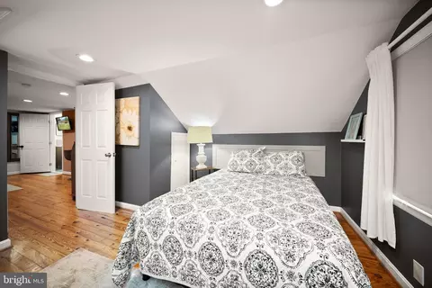 Bedroom - 18323 Sharon Rd, Triangle, VA 22172 photo 6 of 9