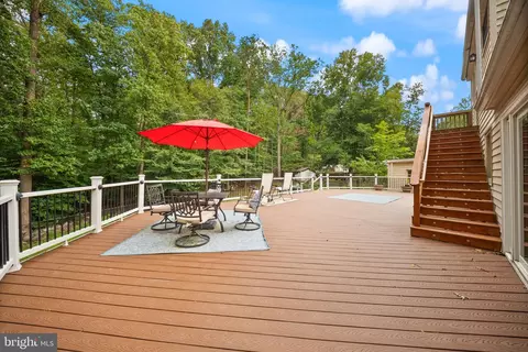 Exterior - 18323 Sharon Rd, Triangle, VA 22172 photo 5 of 12