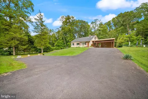 Other - 18323 Sharon Rd, Triangle, VA 22172 photo 2 of 13