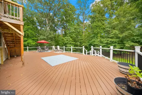 Exterior - 18323 Sharon Rd, Triangle, VA 22172 photo 6 of 12