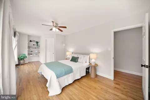 Bedroom - 18323 Sharon Rd, Triangle, VA 22172 photo 2 of 9