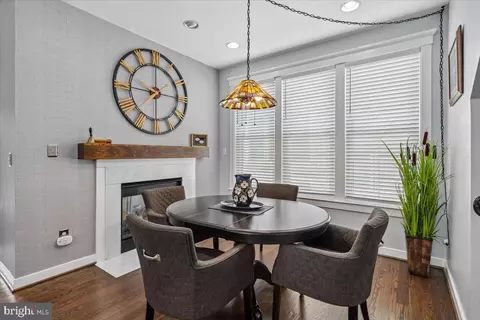 Dining - 8958 Junco Ct, Gainesville, VA 20155 photo 3 of 4