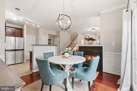 Dining - 6803 Hampton Bay Ln, Gainesville, VA 20155 photo 2 of 3