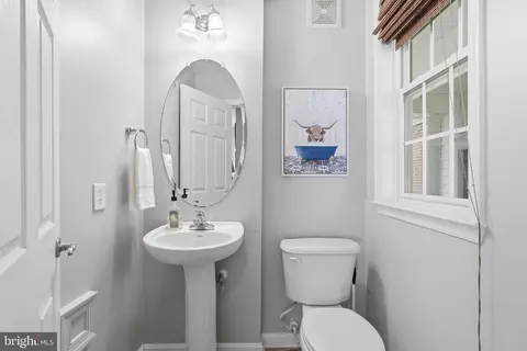 Entry Way - 6803 Hampton Bay Ln, Gainesville, VA 20155 photo 2 of 5