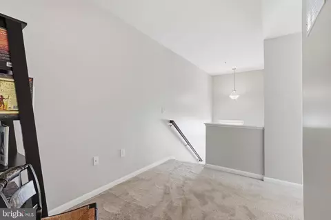 Entry Way - 6803 Hampton Bay Ln, Gainesville, VA 20155 photo 4 of 5