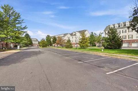 Exterior - 6803 Hampton Bay Ln, Gainesville, VA 20155 photo 5 of 6
