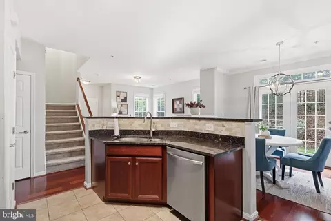 Kitchen - 6803 Hampton Bay Ln, Gainesville, VA 20155 photo 3 of 3