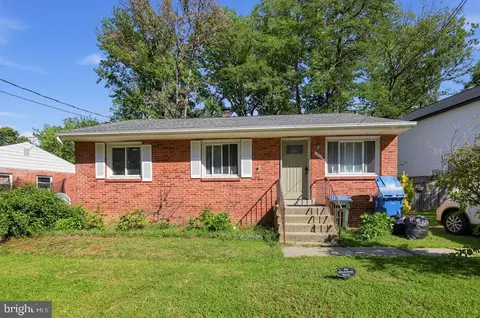 16001 Carroll Ave, Woodbridge, VA 22191
