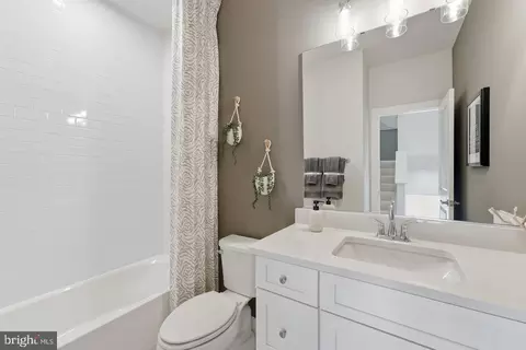 Bath - 8745 Noether St, Manassas, VA 20109 photo 1 of 1
