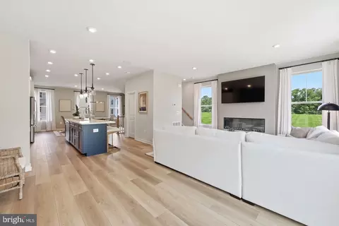 Entry Way - 8745 Noether St, Manassas, VA 20109 photo 4 of 9