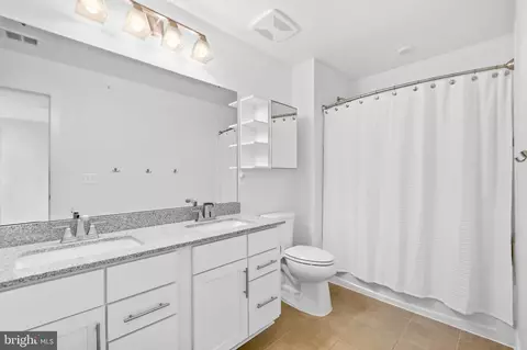 Bath - 17433 Spring Cress Dr, Dumfries, VA 22026 photo 1 of 2