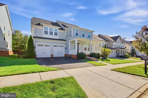 Exterior - 17433 Spring Cress Dr, Dumfries, VA 22026 photo 2 of 18