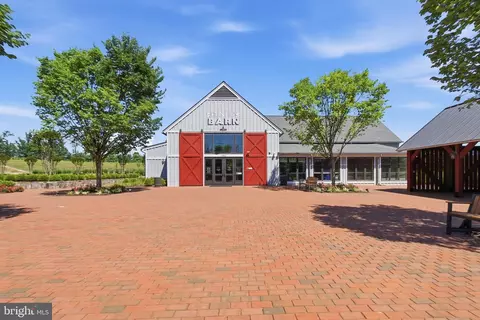 Exterior - 17433 Spring Cress Dr, Dumfries, VA 22026 photo 16 of 18
