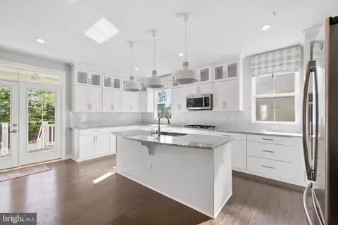 Kitchen - 17433 Spring Cress Dr, Dumfries, VA 22026 photo 1 of 2