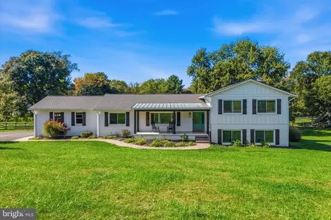 4006 Latham Dr, Haymarket, VA 20169