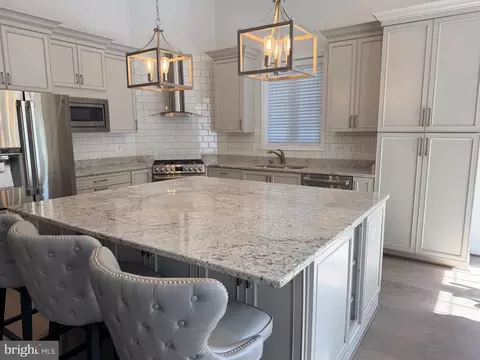 Kitchen - 6900 Saddle Run Way, Gainesville, VA 20155 photo 5 of 5