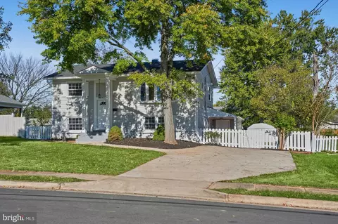 9442 Lafayette Ave, Manassas, VA 20109