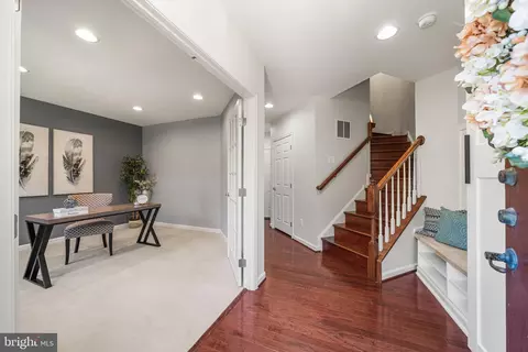 2275 Merseyside Dr, Woodbridge, VA 22191