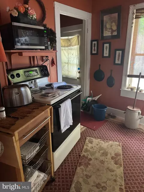 Kitchen - 3997 White Haven Dr, Dumfries, VA 22026 photo 1 of 2