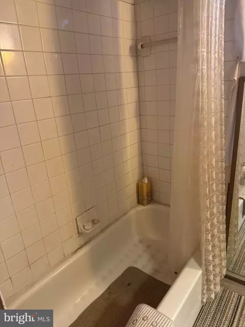 Bath - 3997 White Haven Dr, Dumfries, VA 22026 photo 1 of 2