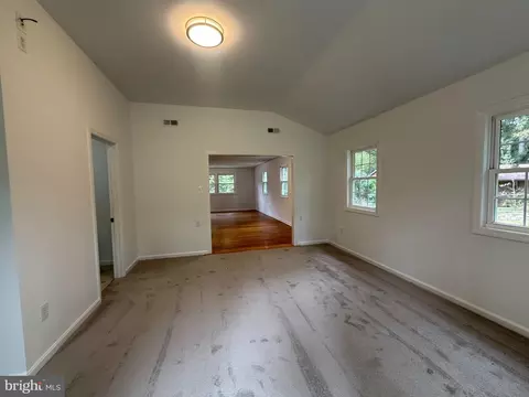 Living - 7013 Trails End Rd, Manassas, VA 20112 photo 1 of 3