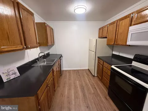 Kitchen - 7013 Trails End Rd, Manassas, VA 20112 photo 4 of 5