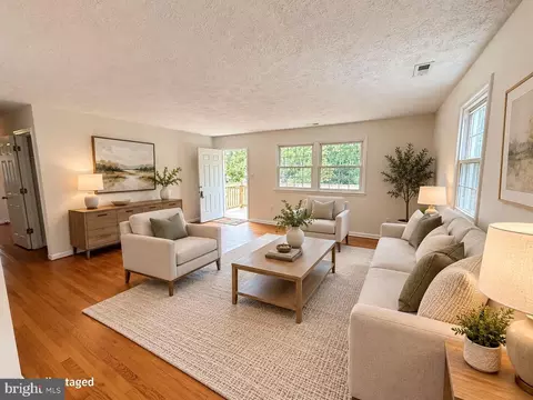Living - 7013 Trails End Rd, Manassas, VA 20112 photo 1 of 4