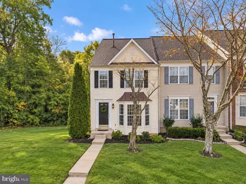 4461 Torrence Pl, Woodbridge, VA 22193
