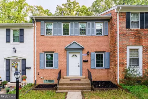 1202 Fox Run Pl, Woodbridge, VA 22191