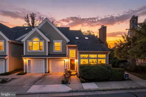 312 Overlook Dr, Occoquan, VA 22125