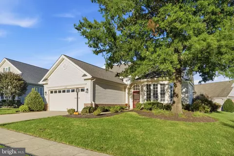 Exterior - 13380 Fieldstone Way, Gainesville, VA 20155 photo 9 of 15