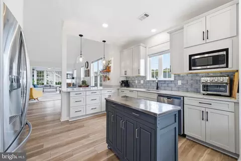 Kitchen - 13380 Fieldstone Way, Gainesville, VA 20155 photo 4 of 8