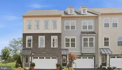 14175 Slate St, Woodbridge, VA 22193
