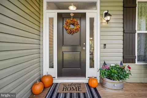 Exterior - 6735 Beverly Rd, Broad Run, VA 20137 photo 5 of 7