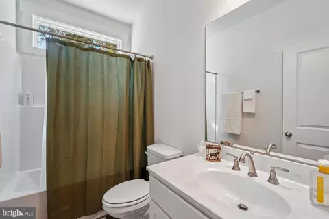 Entry Way - 6735 Beverly Rd, Broad Run, VA 20137 photo 6 of 6