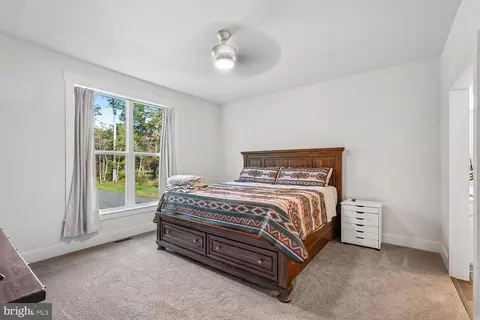Bedroom - 6735 Beverly Rd, Broad Run, VA 20137 photo 2 of 10