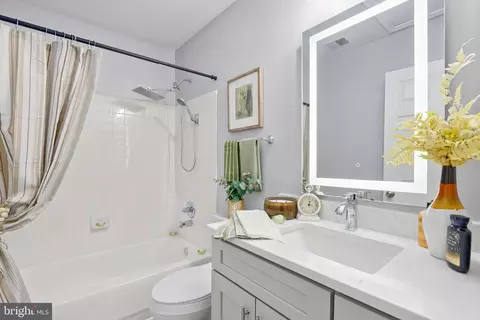 Bath - 16884 Toms River Loop, Dumfries, VA 22026 photo 3 of 3
