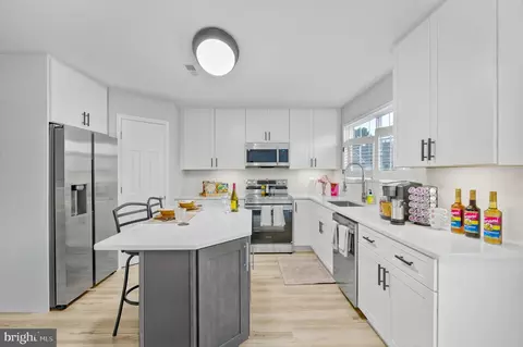 Kitchen - 16884 Toms River Loop, Dumfries, VA 22026 photo 2 of 4