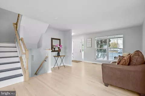 Entry Way - 16884 Toms River Loop, Dumfries, VA 22026 photo 3 of 6