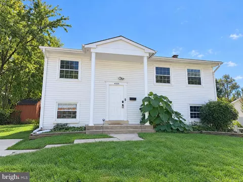 4523 Knoll Dr, Woodbridge, VA 22193