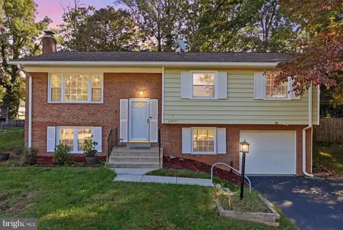 13537 Delaney Rd, Woodbridge, VA 22193