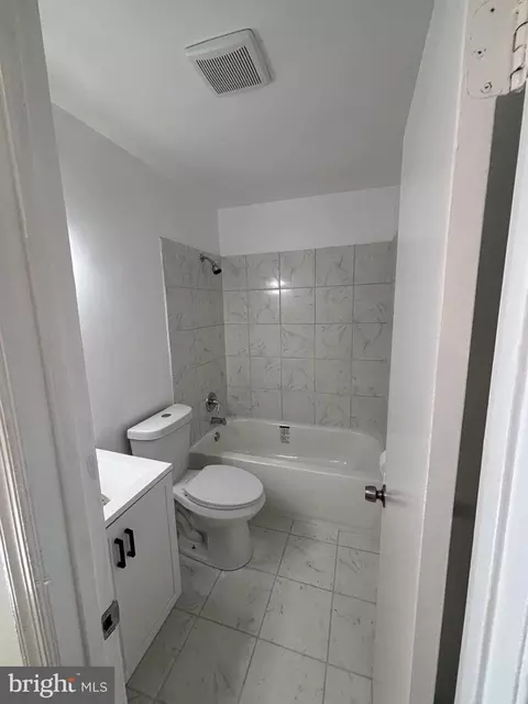 Bath - 7795 Gateshead Ln, Manassas, VA 20109 photo 6 of 6