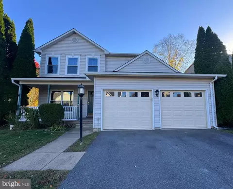 6217 Oaklawn Ln, Woodbridge, VA 22193