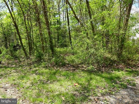 19018 Barnette Cir, Triangle, VA 22172 photo 1