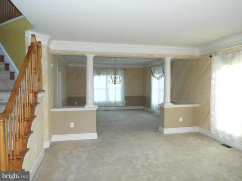 3659 Stonewall Manor Dr, Triangle, VA 22172 photo 8