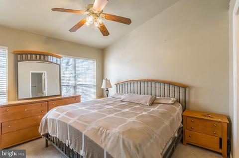 4242 Ashmere Cir, Dumfries, VA 22025 photo 8